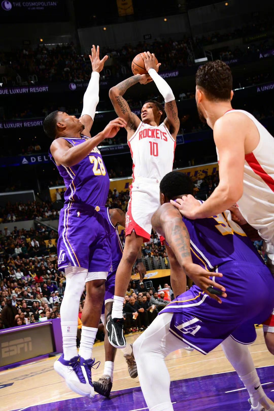 火箭“续命”，大比分追至2-3湖人！G5！火箭队三军众志成城，以99-93再胜