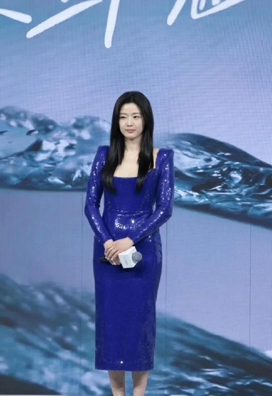全智贤真懂娱乐圈啊！她的负面影响一下降，代言下架广告已经悄悄地回来了！路易