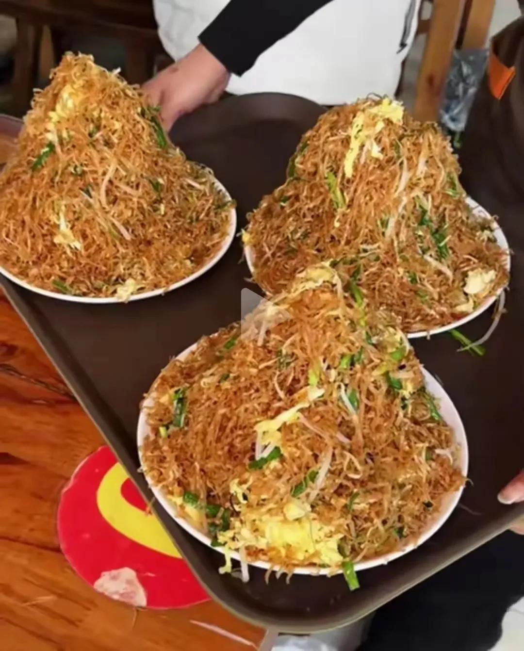 这份量也太足了一盘才12元，大家说是不是太便宜了？