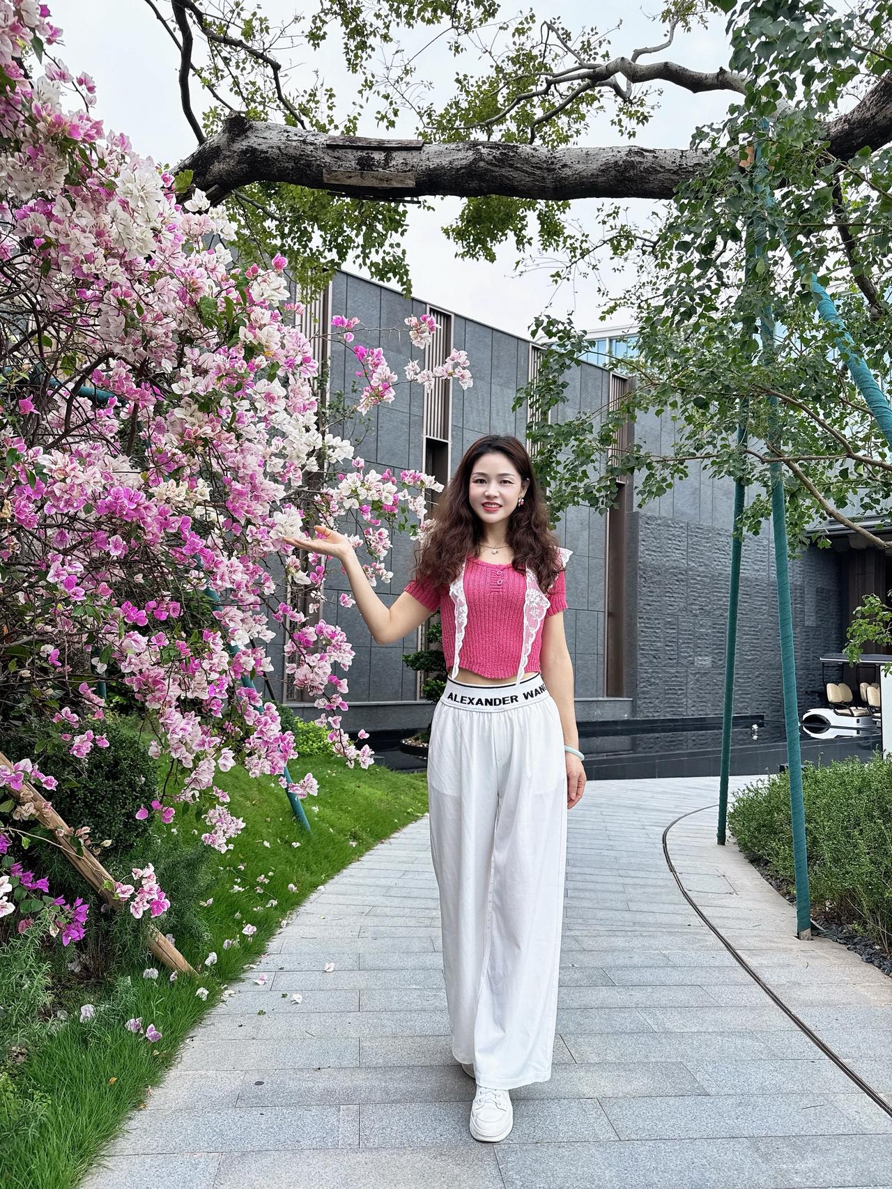 甜甜的风甜甜的春天初夏穿搭精致优雅