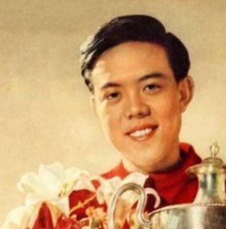 1968年6月21日早上，容国团的尸体在一棵树下被人发现，在他的上衣口袋中，有一