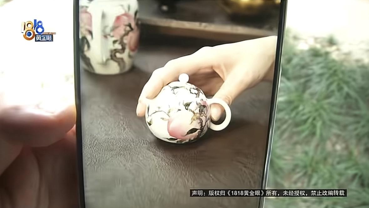 浙江杭州，女子花1800买了套茶具，收到货后觉得不喜欢，就把茶具退了回去，谁知，