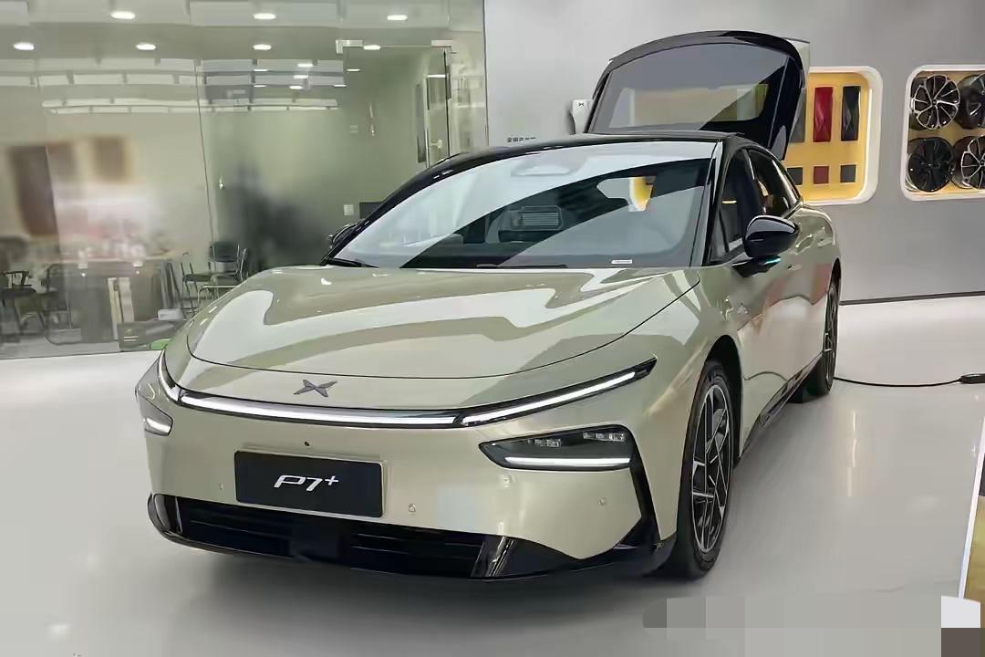 小鹏这几年销量真是越卖越火，2023年目标20万只卖了14.16万，2024年目