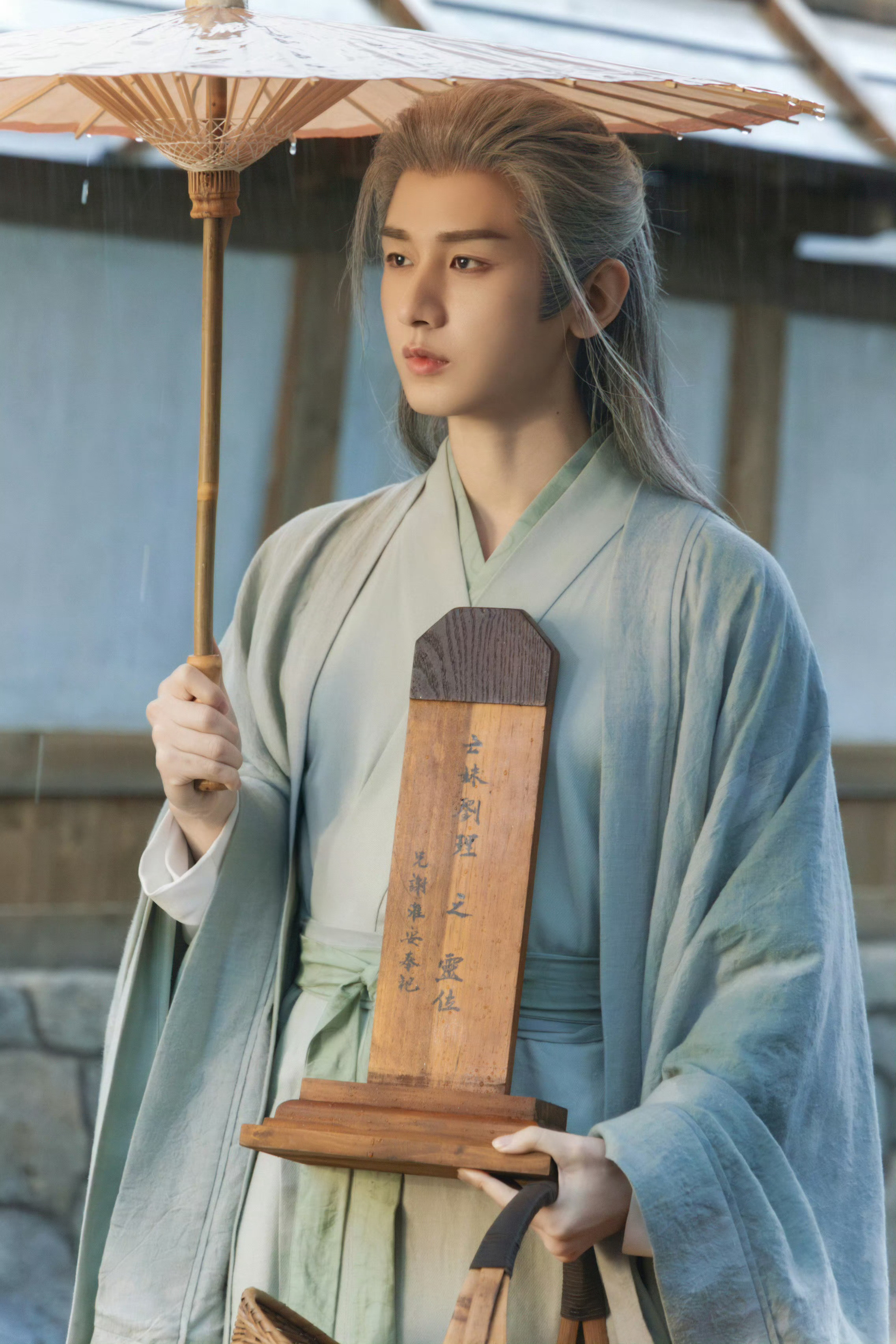 长安二十四计联名品牌发文联名一经上线即秒售罄！六福发文长安二十四计广告位火爆要靠