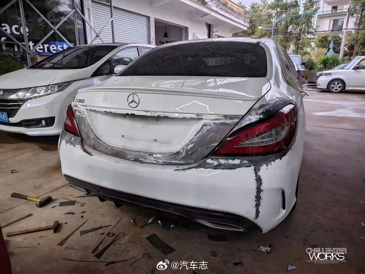 竟然还有W205C-Class改恶魔之眼CLS尾灯的[哆啦A