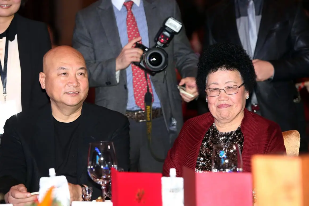 前中国女首富逝世, 470亿遗嘱曝光, “唐僧”分了170亿