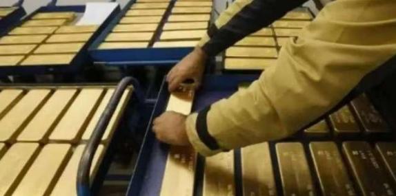 中美贸易战打了这么久，不少人都在问：咱存在美国的600多吨黄金，还能要回来不？答