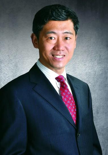 北京，清华教授李稻葵替几亿农村老人算了一笔账：两到三年内把基础养老金提到每月10