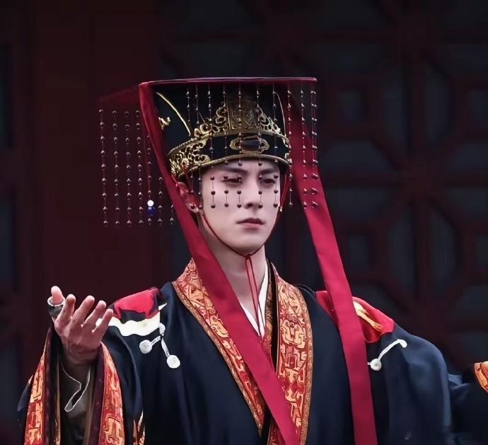 孟子义王鹤棣明明就差3岁，却感觉两人差辈了。