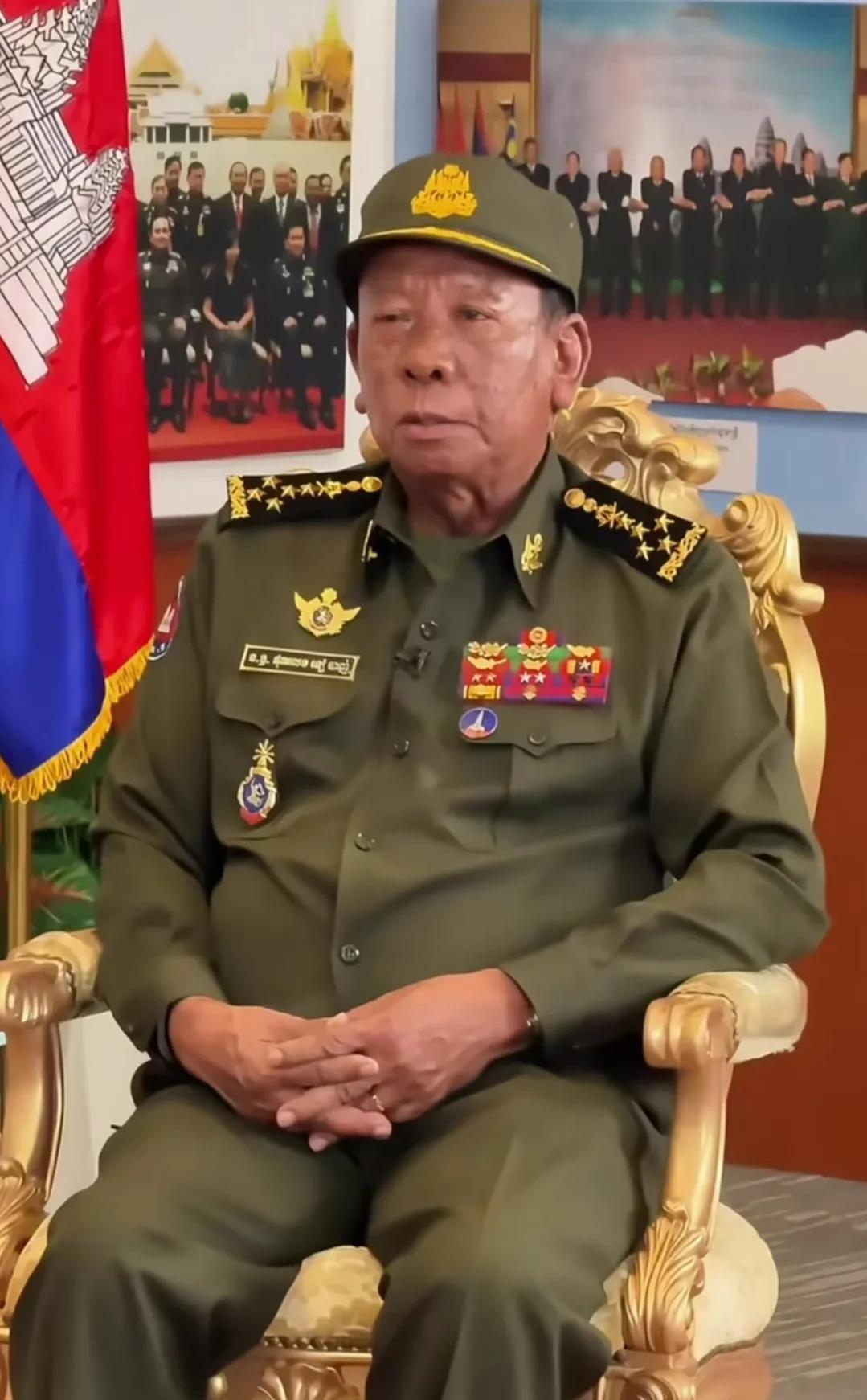士兵不多将军多，3000多将军统兵12万，还有三个五星上将，相当于一个将军带领一