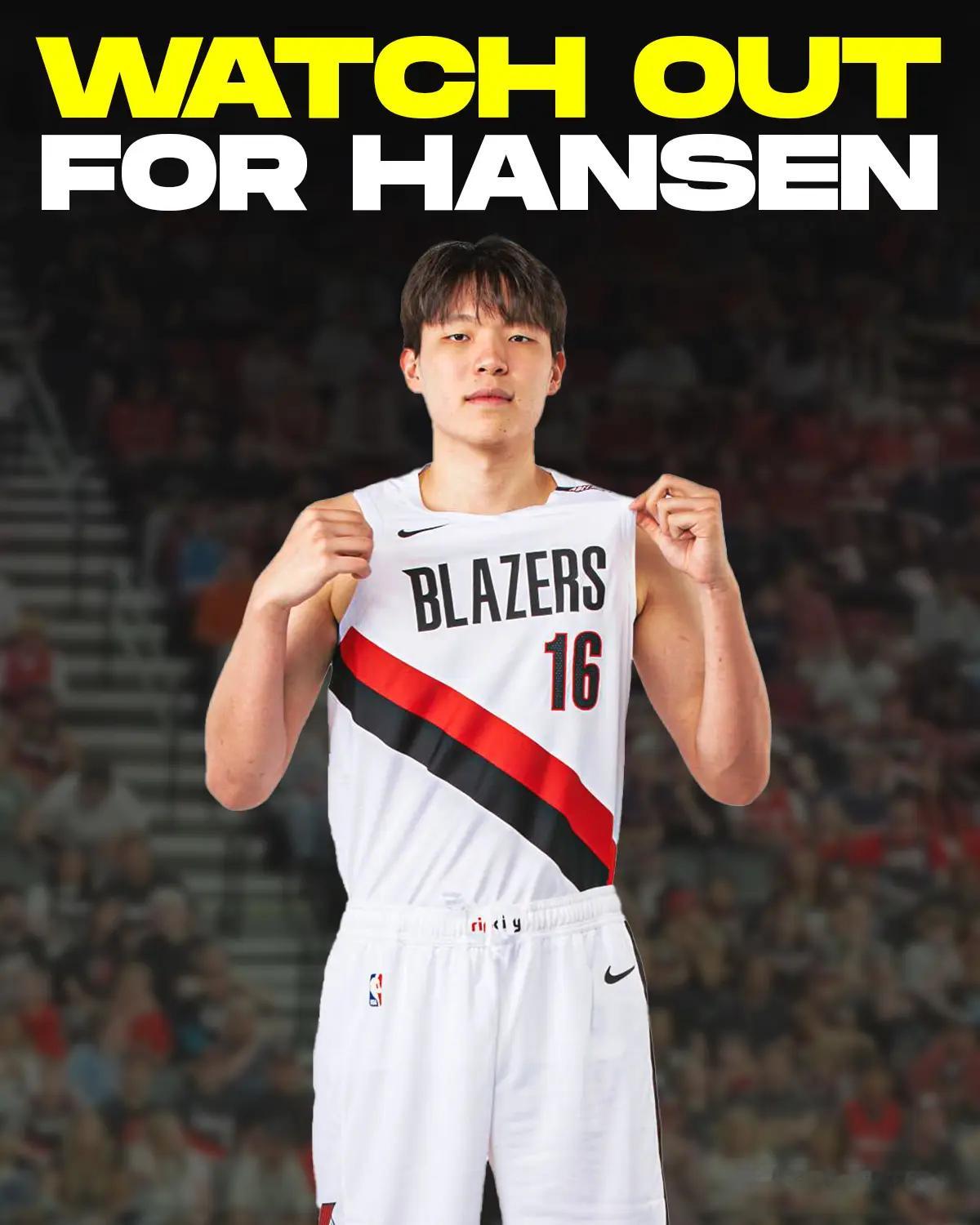 #杨瀚森登场12分钟#美媒ClutchPoints发文表示：开拓者手握一大批年轻才俊，但杨瀚森或许才