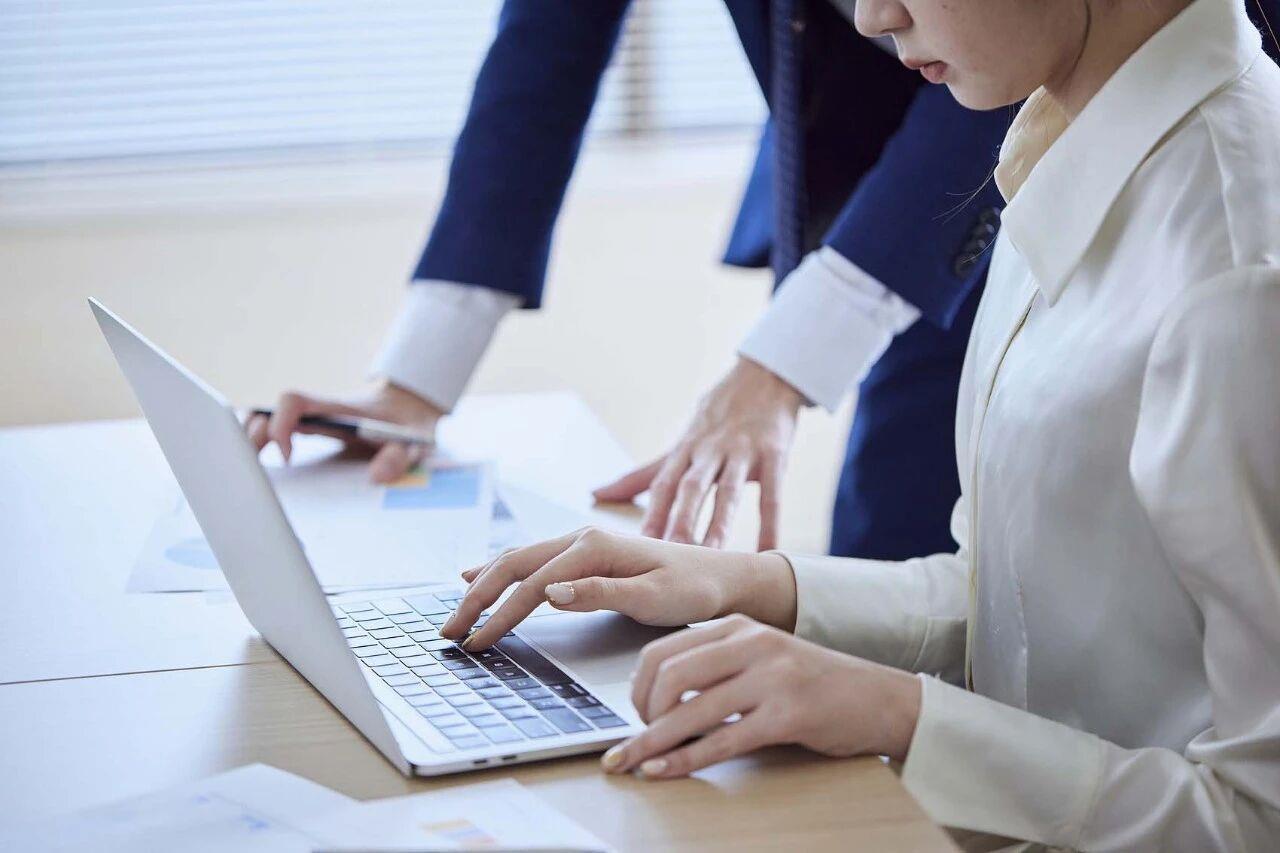 底线彻底破了！2026年1月4日北京消息，国安部通报，多名青年公职人员泄密，一