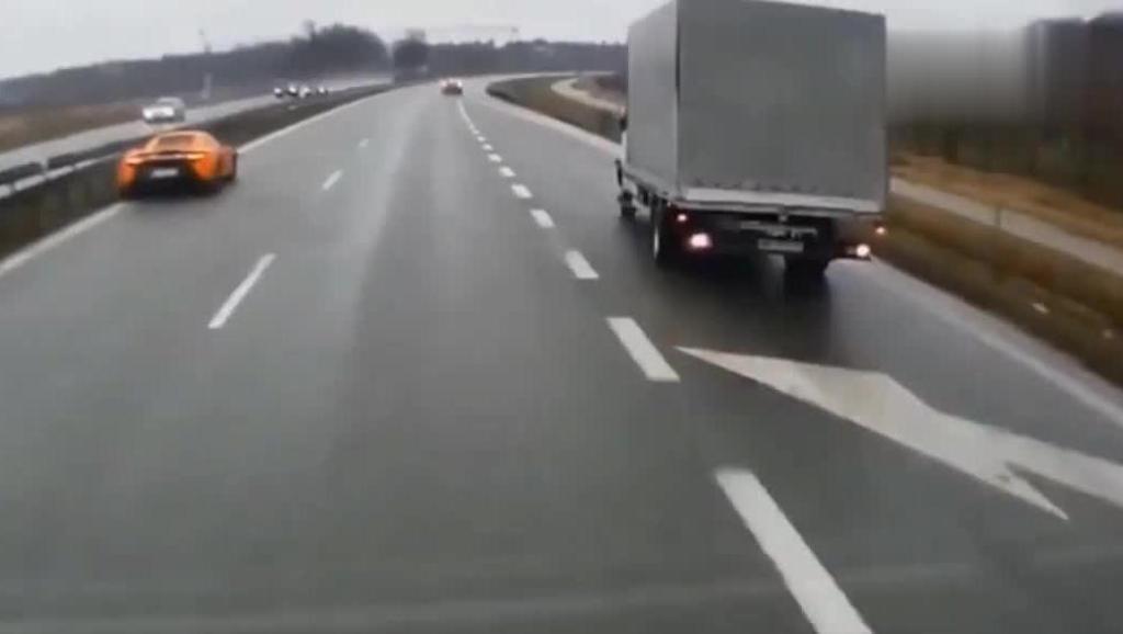 收费站视频 15332686649806879666.jpg?id=0