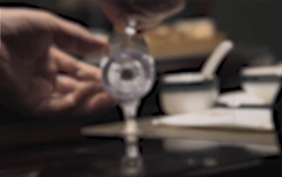 以后还敢聚餐吗？上海这起案件，让人意识到，法律条款滞后了，跟不上社会和人心