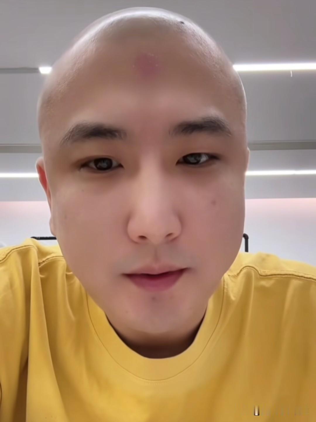 潘云侠为啥不回德云社？近日，郭德纲前徒弟潘云侠宣称：回不回德云社不重要，现在挺