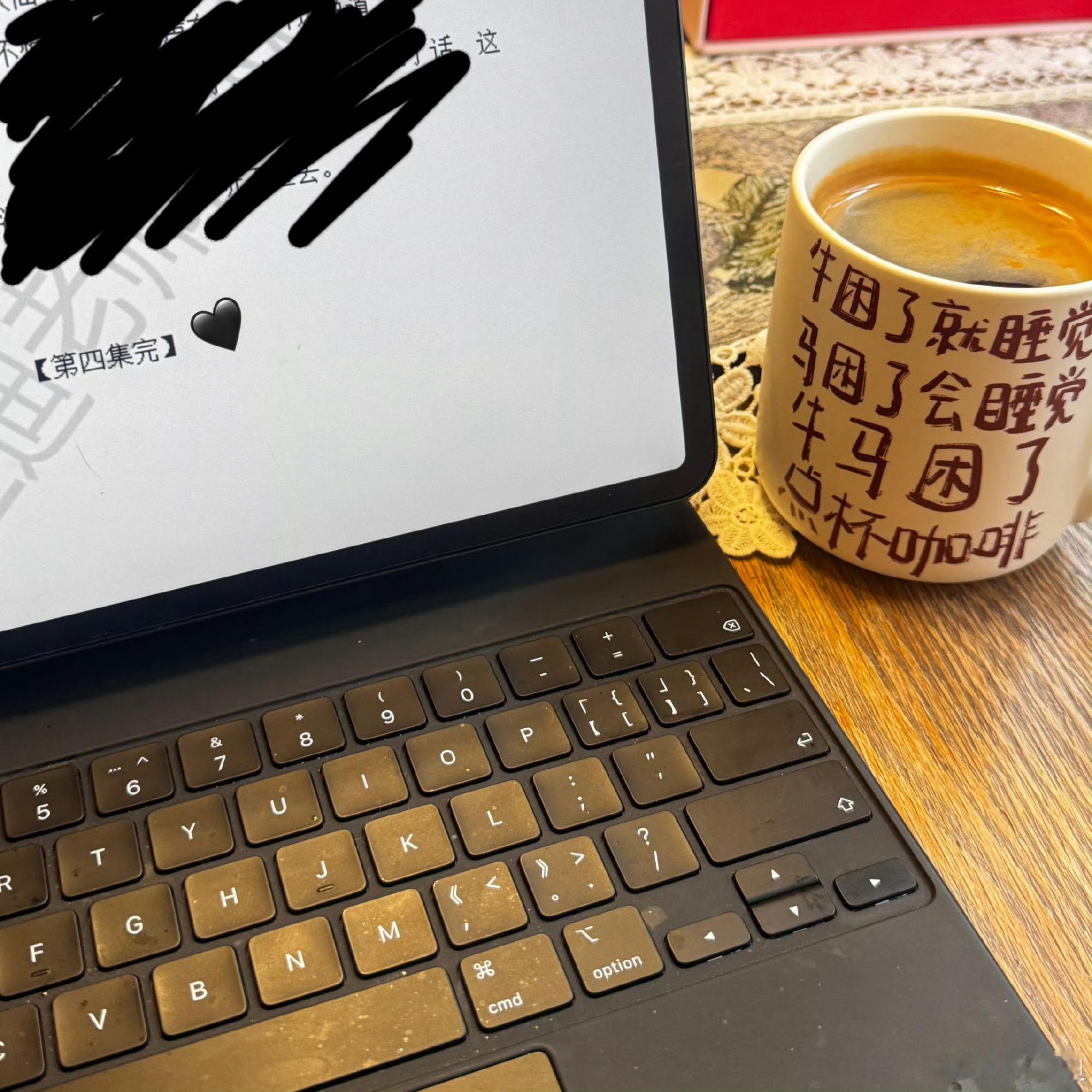 李兰迪纹身李兰迪一直都是可可爱爱的