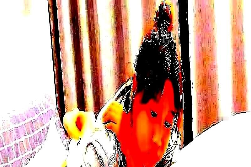 今天听一个朋友说了一件奇葩的事，她说她生孩子的时候，陪她生产的闺蜜事后告诉她，说