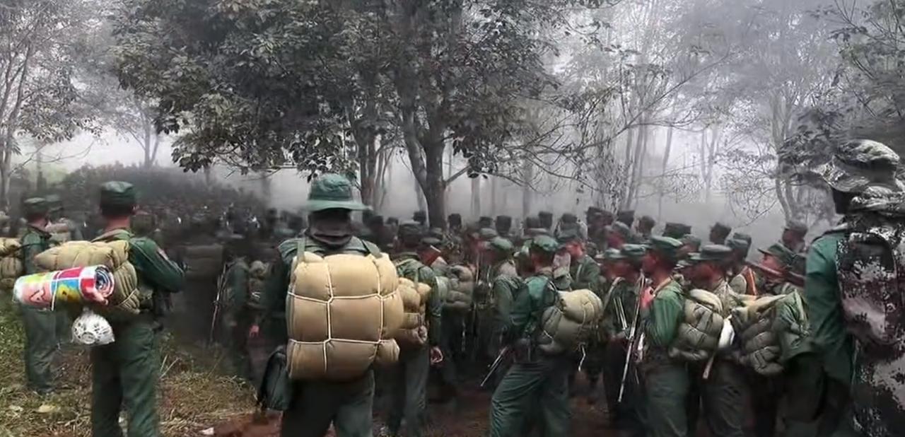 佤邦军队数百人的丛林野营拉练！佤邦军队有没有参加过1027行动，答案是肯定的