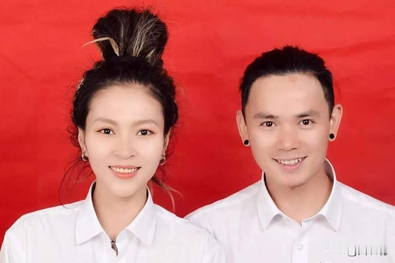 毕夏，泪崩！8月19号，自老公张恒远去世后，就没有怎么露面的毕夏，罕见冲上热搜