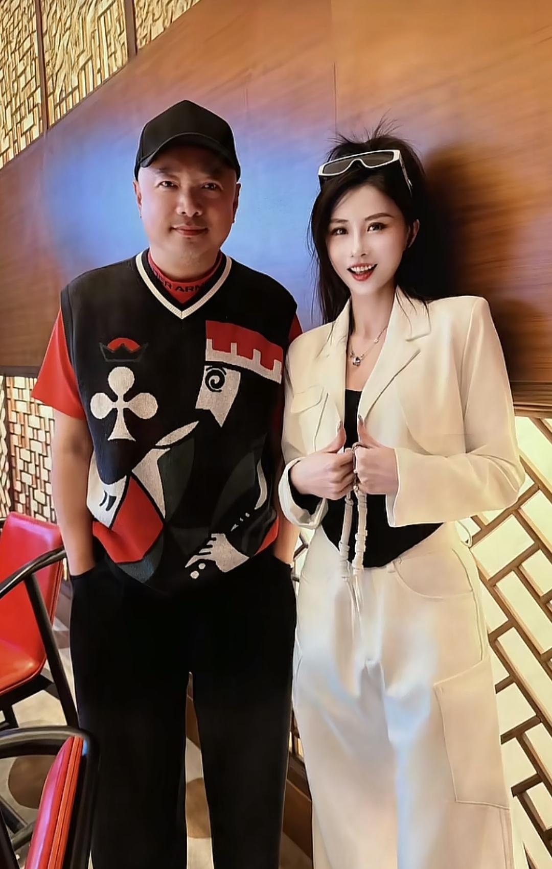 球球离开陈翔六点半，走了一步最臭的棋，就是高调宣布单飞，没有找好下家。