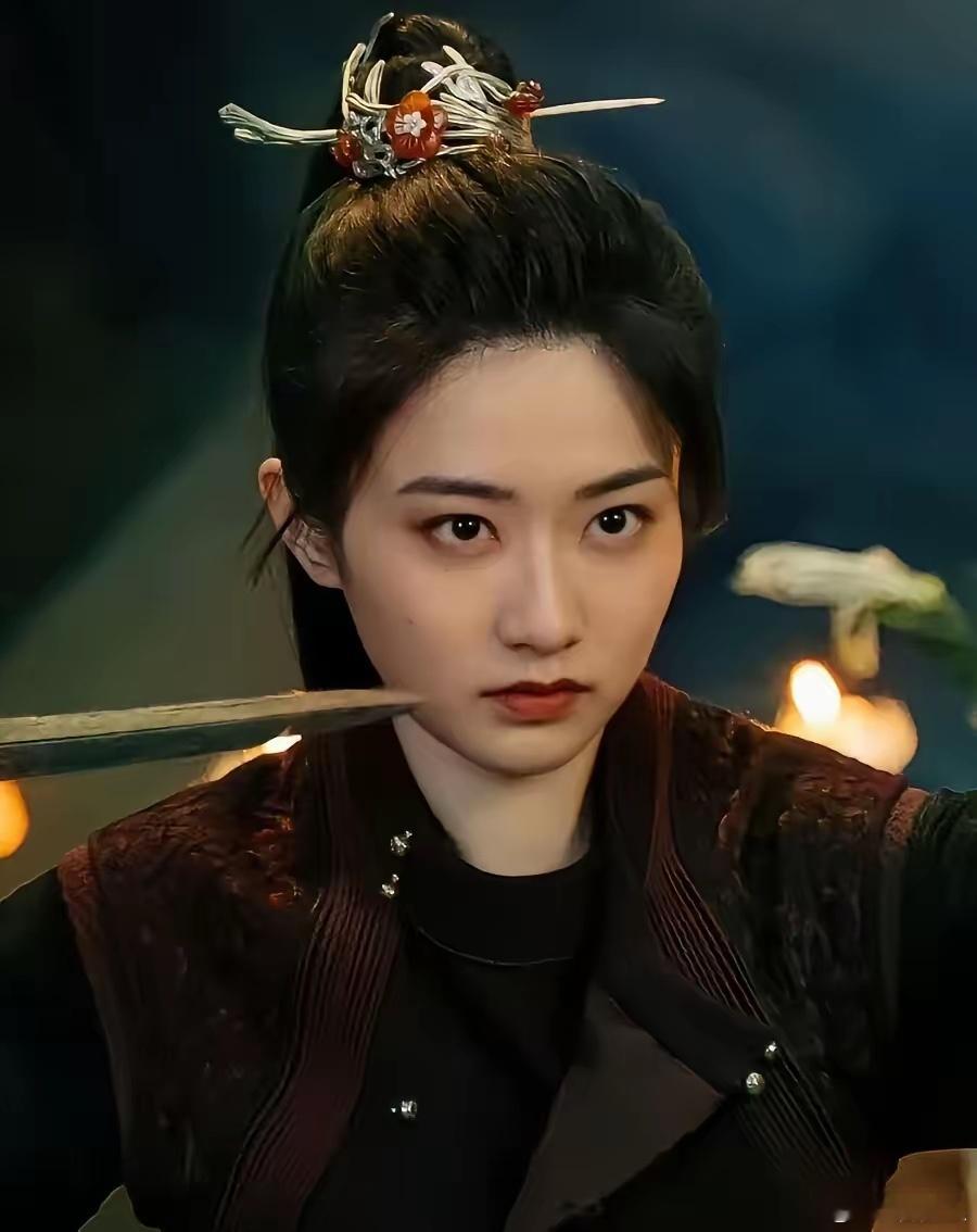 也没想到宋轶也没想到《唐诡3》一播出，竟然最像女将军的人出现了，那就是樱桃的扮演