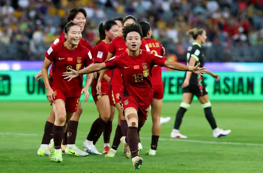 好消息：中国队杀进16强，女足世界杯有奔头。女足亚洲杯后，国际足联公布女足座