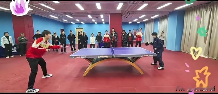 林高远先去了上海明润总部。昨天晚上，林高远、李艺杰抵达上海，后来看到有网友偶遇