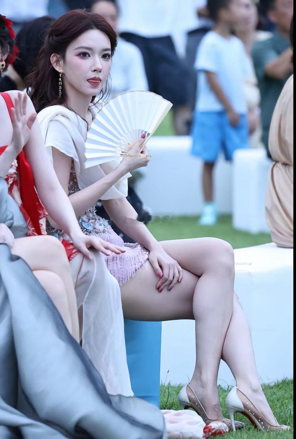 程潇蜜大腿最强选手美腿鲨疯啦!​​​