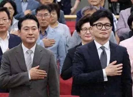 内讧持续升级！韩国民力量党伦理委员会正副主任公开对峙韩国国民力量党党首张东赫