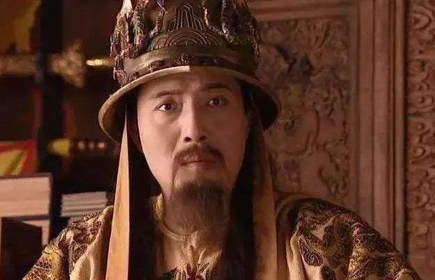 杨秀清假借天父打洪秀全40杖，夺其4妃子，逼封万岁，最终作死了太平天国这段历