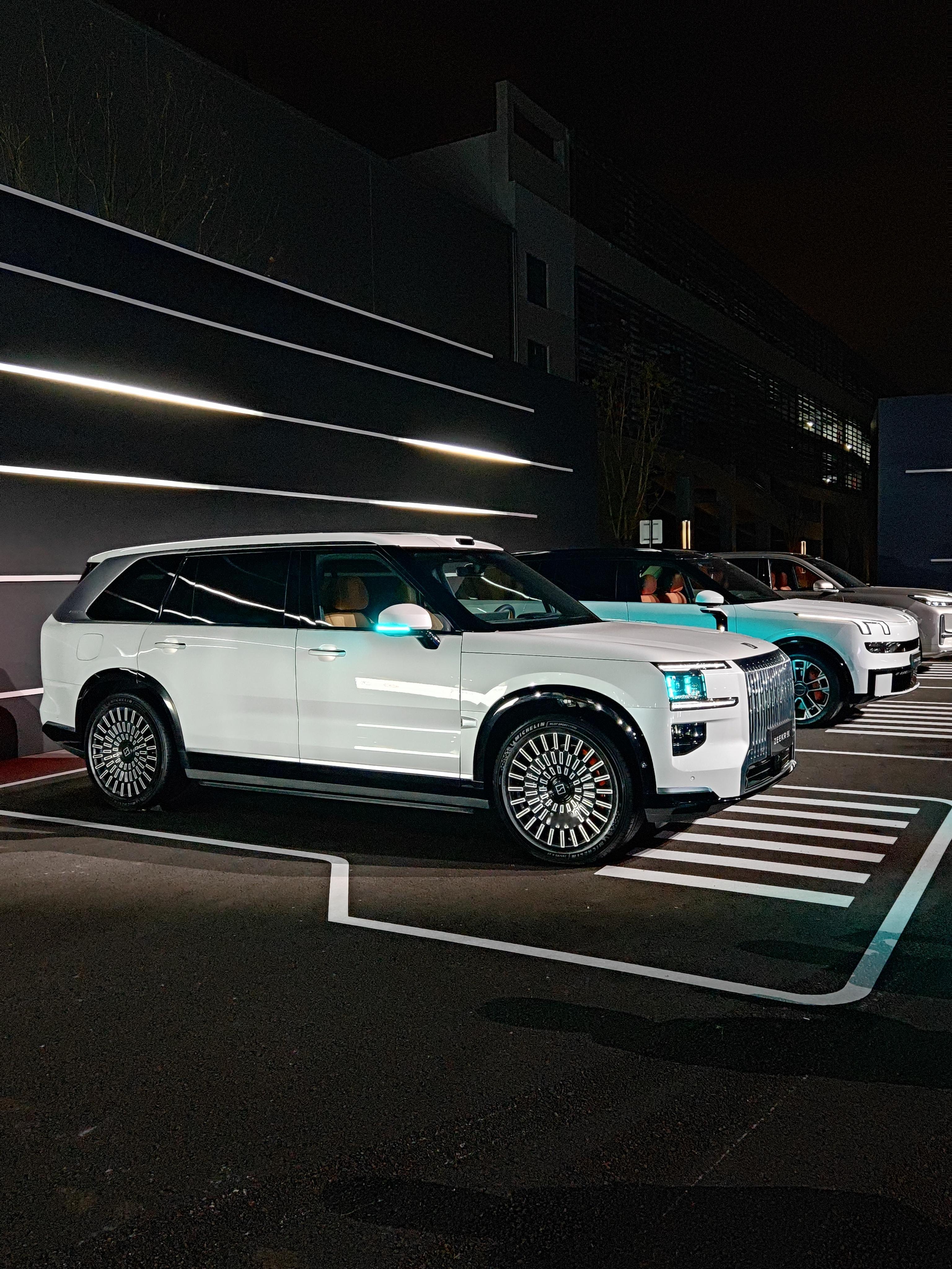 难得啊，吉利旗下的三个9系列旗舰第一次完全聚齐大家感受一下，你最喜欢谁极氪9x领