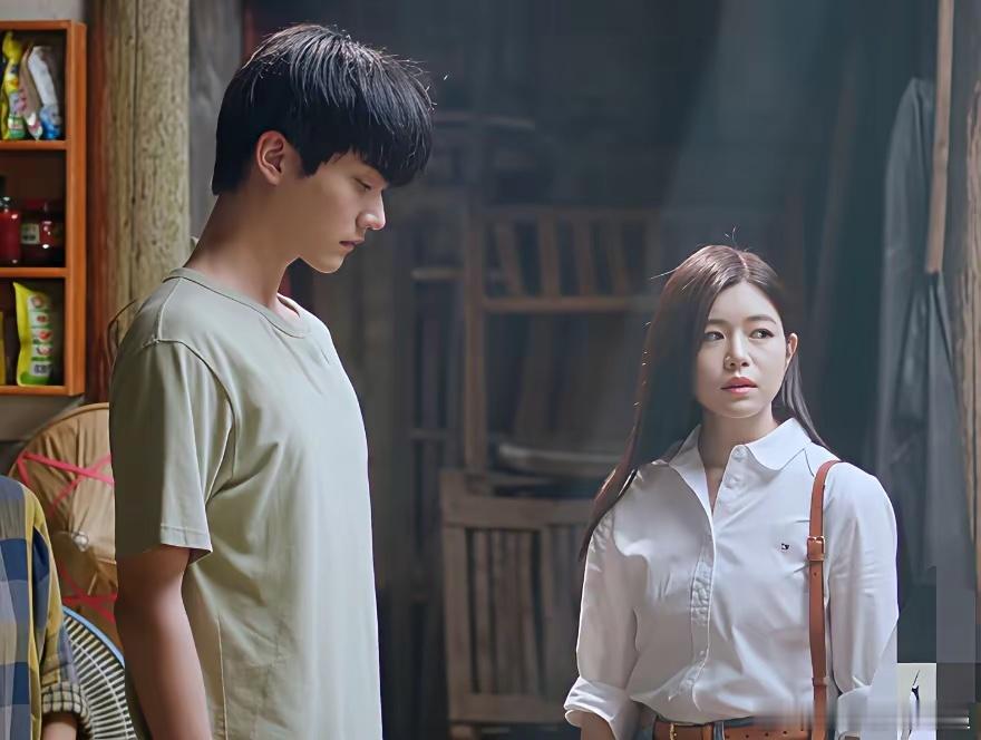 普通女生千万别学《狙击蝴蝶》里的陈妍希，不是因为没她好看而是因为陈妍希自己有房有