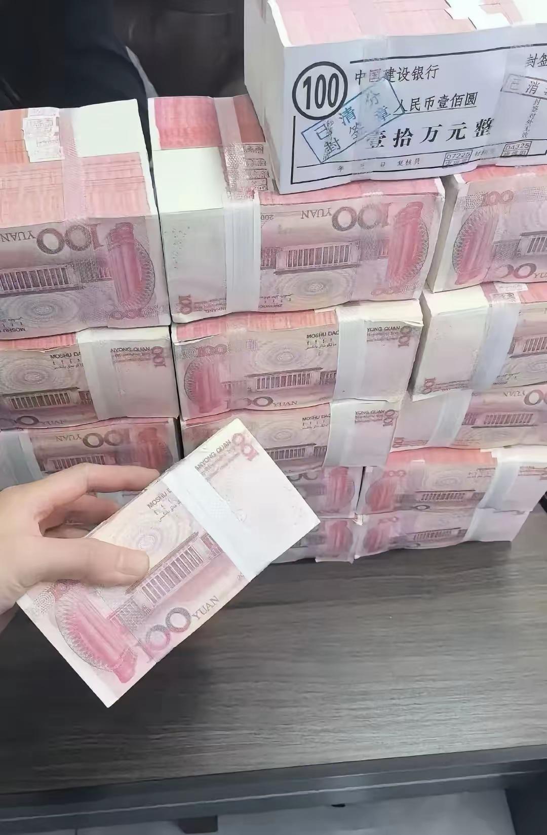人活一辈子，金钱和健康哪个重要？这真是个让人纠结的问题。金钱确实很重要，它能提