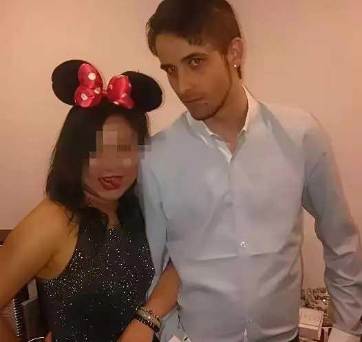 一些在美国的留女，用自家父母的钱，讨好白男。还一门心思要跻进白人的圈子里，甘愿