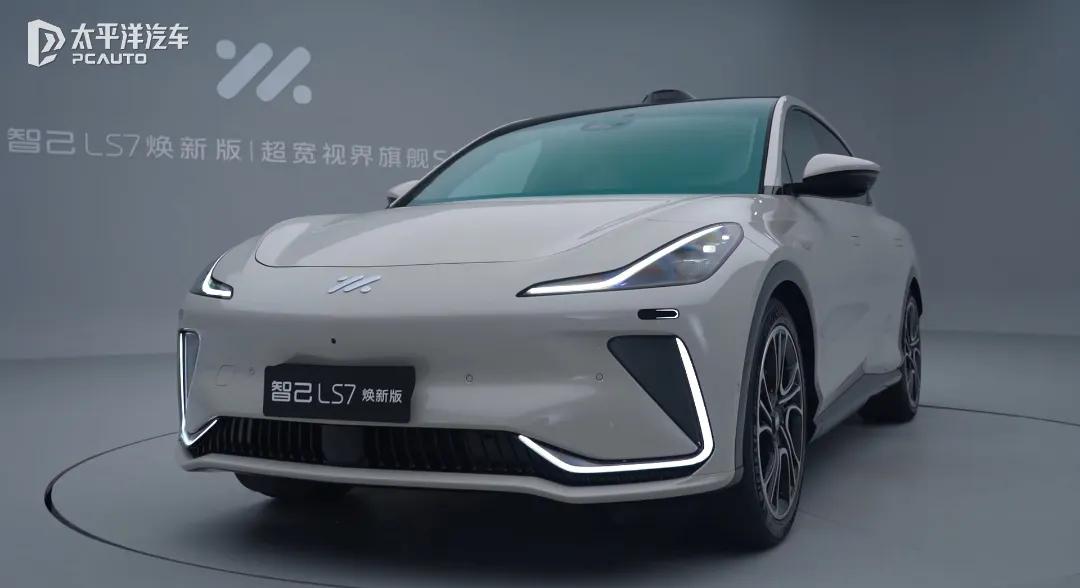 智己LS7焕新版来了，全系标配800伏，续航超过700km1、新车外观和现款没
