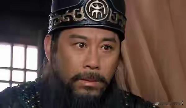 被梁山坑的最惨的就是朱仝，当官的器重，他人又情商高，很有人缘，假以时日，一定会翻