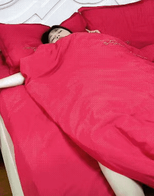这是在做什么？感觉她累了。