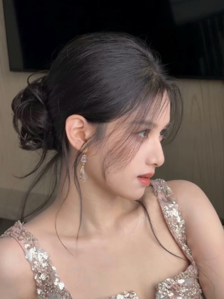 张婧仪我头很大好牛的眉弓，好圆的头，好完美的头骨！！对骨相美有了具象的认知[期