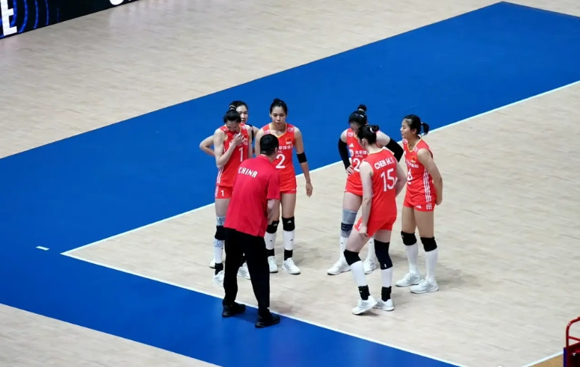 赵勇是中国女排的“梦想改造家”！赵勇不算年轻，49岁，与蔡斌、郑亮、安家杰一起做