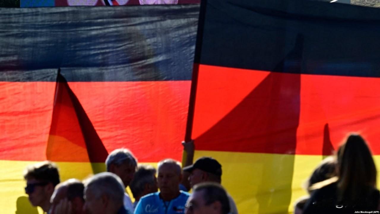 【德国选举民调：基民盟/基社盟与极右翼的选择党再度持平】民调机构因萨（INS