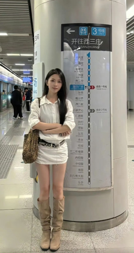 谁告诉我，这是哪个城市的地铁？给我找到她！