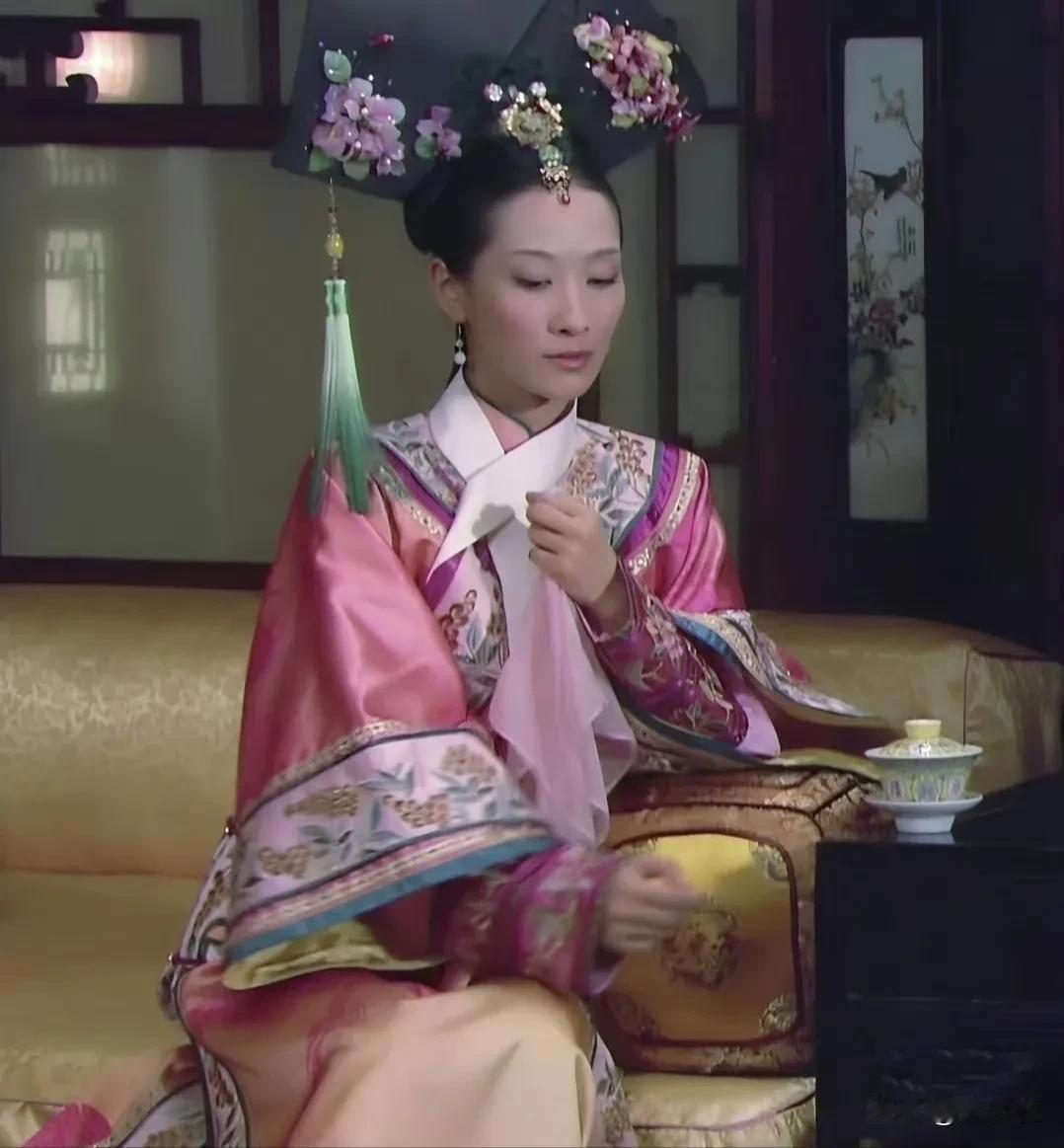 安陵容就是她爹翻版，想当初她娘就像甄嬛这般在意了下一个卖香料的，拼了命绣换钱给这