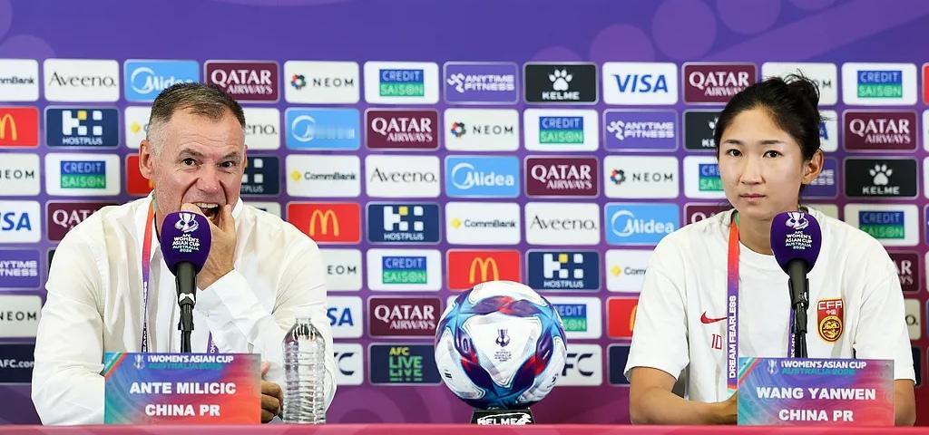 澳大利亚主帅蒙特穆罗信心十足，要在主场拿下中国女足晋级决赛，他表示，“中国女足组