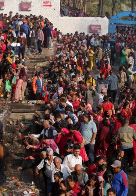 印度最终会是地球大患，不是印度有多大实力，而是印度无节制的生育，现在印度至少15