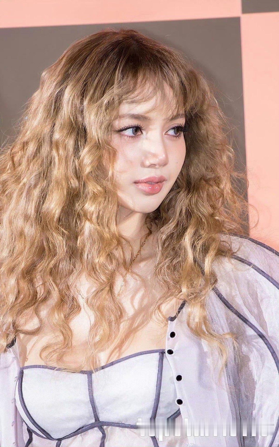 谁家的卷毛小奶狗啊