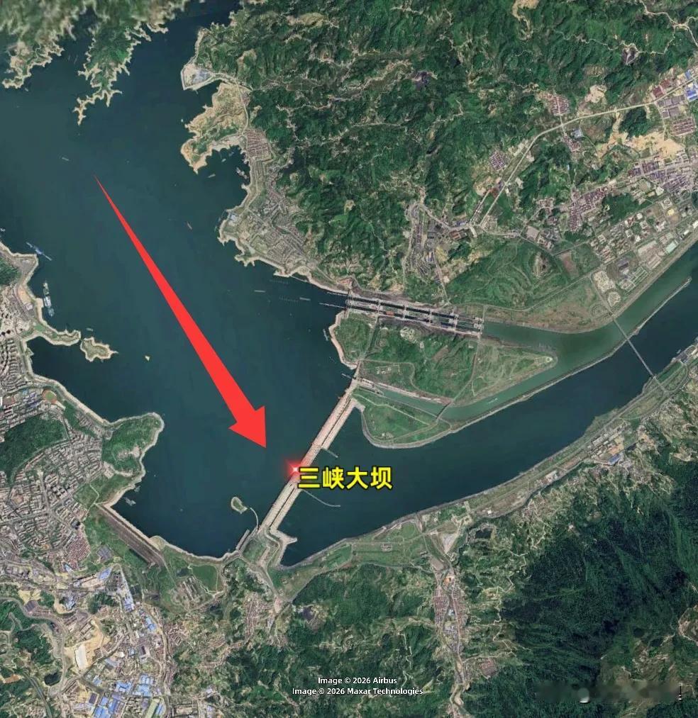 长江缺水、鄱阳湖见底！三峡水库20亿吨淤沙，为何不趁机清理？有人说长江中下游旱