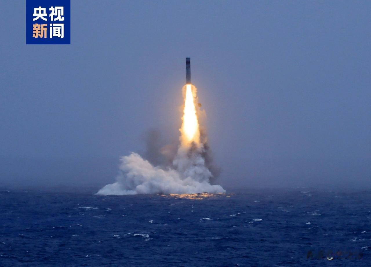 中国潜射巨浪导弹，美方回应和日澳新完全不同，在刻意隐瞒一件事！在中国发射完导