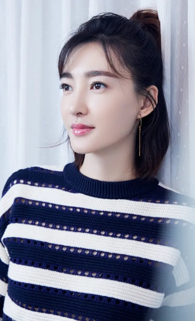 影视明星王丽坤写真合集：温婉可人、靓丽姣美！