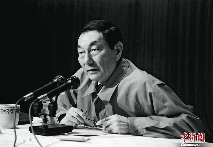 有人问朱镕基总理，四千万稿费怎么办，他说：我一分不留2014年10月，朱镕基