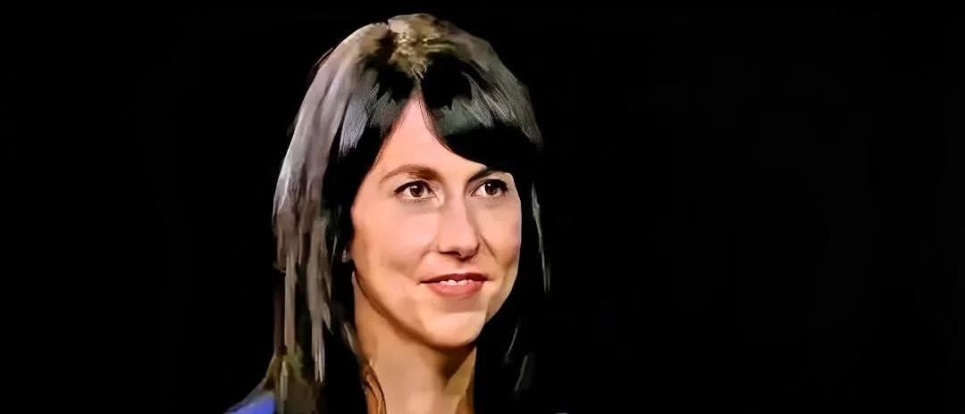 贝佐斯这事儿听着挺唏嘘的。前妻早改嫁开始新生活，他呢，跟桑切斯一起往娱乐圈钻，整